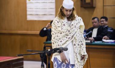 Massa FPI Demonstrasi di Sidang Lanjutan Bahar Smith