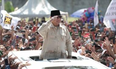 Probowo Diberi Gelar Datok Sri Setia Negara dari Istana Kadriah Kesultanan Pontianak