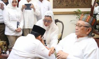 Sebelum Debat Sandi Mohon Doa dari Sang Ibu 