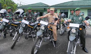 Bupati Merangin Serahkan 16 Trail untuk Kodim 0420/Sarko