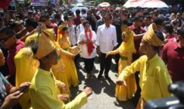 Jokowi: Saya Dicegat Ratusan Ribu Warga Asahan