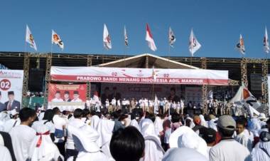 Puluhan Ribu Simpatisan Prabowo-Sandi Putihkan Sukabumi