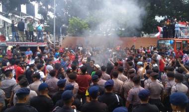 Massa Tandingan Ganggu Acara #2TahunNovel