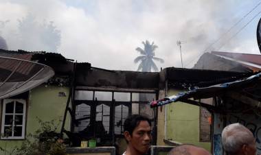 Rumah Warga Payo Selincah Jambi Habis Terbakar