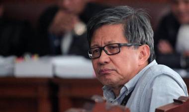 Rocky Gerung Jengkel Dibohongi Ratna