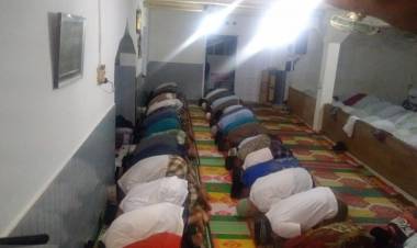 Malam Ini, Jamaah Naqsabandiyah di Sumbar Mulai Salat Tarawih