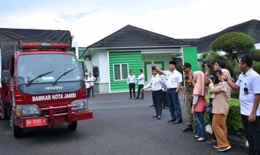 Pray For Pangkal Duri, Walikota Jambi Lepas Armada Bantuan