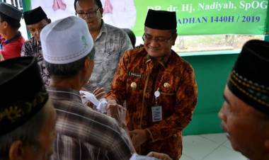 Wawako Jambi Beri Bantuan Sembako di Kelurahan Kasang Jaya