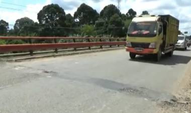 Jelang Mudik Lebaran, Jalan Nasional di Sarolangun Masih Banyak Berlubang