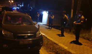 Antisipasi Pergerakan Massa Ke Jakarta, Polisi Periksa Pengendara di Pintu Keluar Jambi