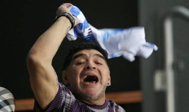 Berselisih Dengan Mantan Pacar, Maradona Ditangkap di Bandara