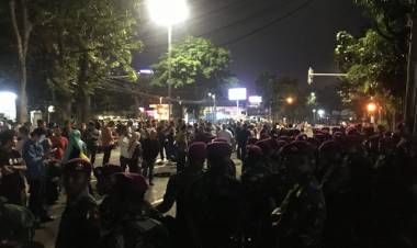 Jalan Abdul Moeis Ditutup Saat BPN Tiba di MK