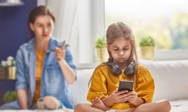 KPAI: Orang Tua Harus Atasi Anak Kecanduan Gawai