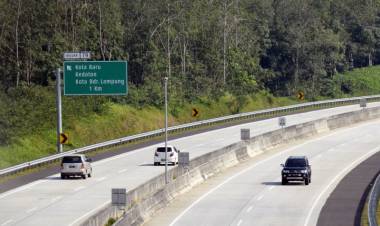 Polisi Berlakukan Satu Arah Tol Palembang-Lampung