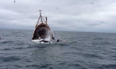 Basarnas Kerahkan Tim ke Lokasi Tenggelamnya KM Nusa Kenari