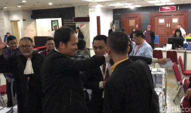 Usir Pengacara KPU, Bambang: Please Get Out Don't Against The Law!