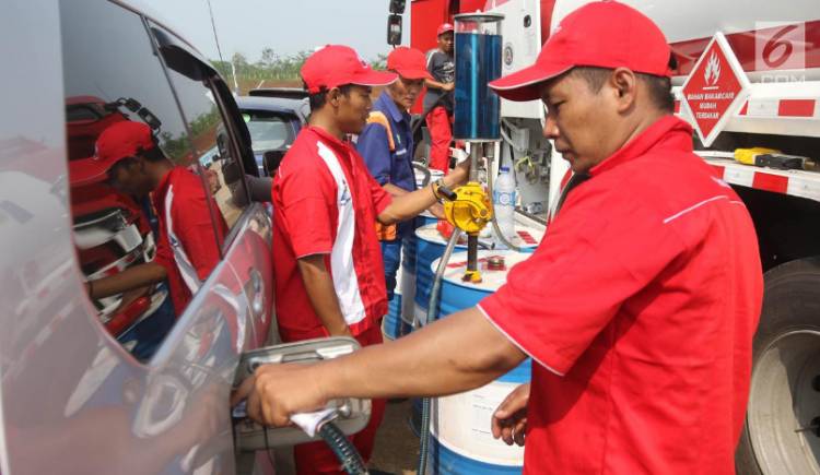 Pertama Dalam Sejarah RI, Harga BBM Naik Saat Minyak Dunia Turun