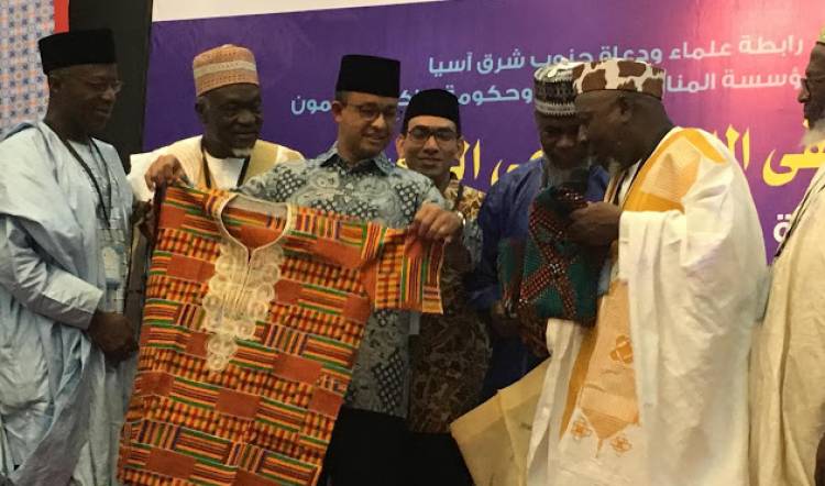 Jangan Bandel!! KPK minta Anies segera laporkan hadiah dari ulama Ghana