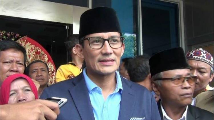 Keliling Pasar Lima Marelan Medan, Emak-emak Curhat ke Sandiaga Uno