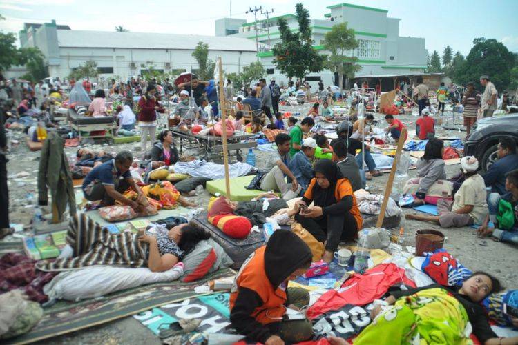 Miris, Ribuan Pengungsi Gempa & Tsunami Palu Kekurangan Stok Makanan