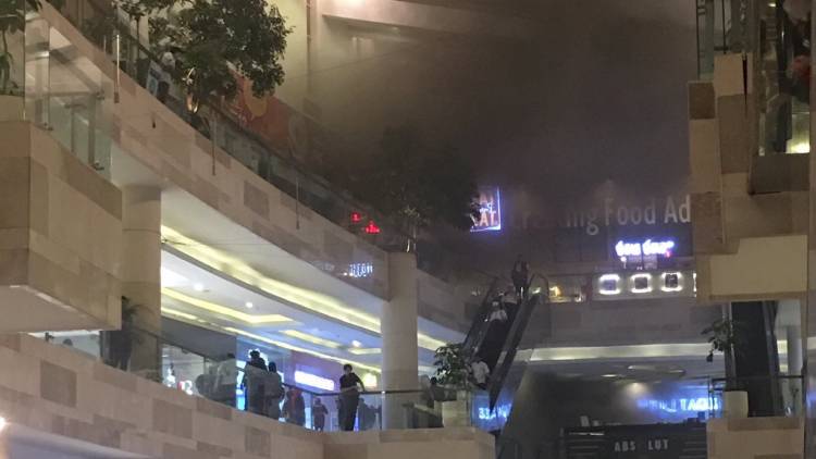 Pejaten Village Membara, 14 Unit Damkar Dikerahkan Padamkan Api 