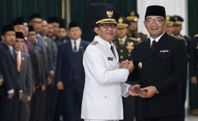 Gantikan UU, Emil Lantik Ade Sugianto Sebagai Bupati Tasikmalaya