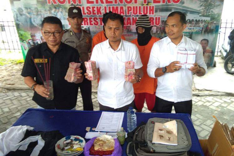 Aduh!! Aksi Dua Dukun Pengganda Uang Ini Bikin Geleng Kepala