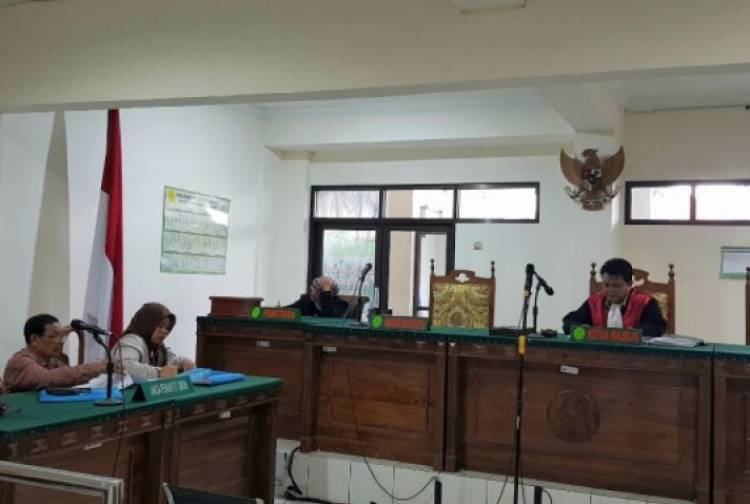 Meski KPK Tetapkan Tersangka, Hakim Lasito Masih Memimpin Sidang