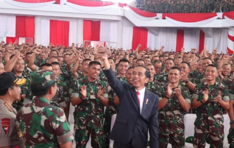 Asyik! Jokowi: Tunjangan Operasional Babinsa Naik