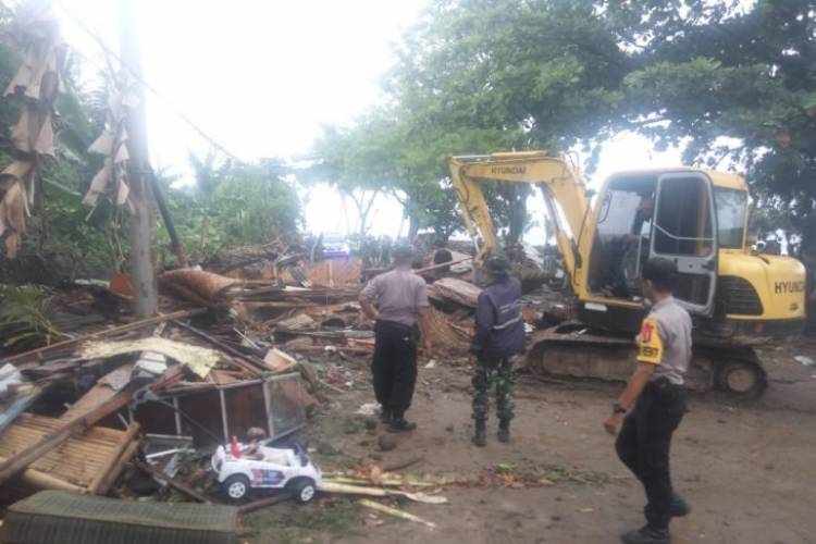 Air Naik 3 Meter, Warga Korban Tsunami Pulau Sebesi Perlu Bantuan