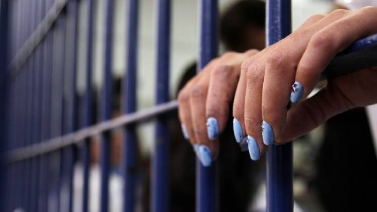 Polwan Cantik Ini Juga Kirim Video Cabul ke Napi