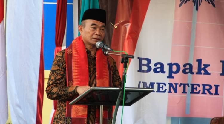Alhamdulillah, Mendikbud Sebut Pada 2019 Siswa Tak Mampu Tak Perlu Gunakan SKTM