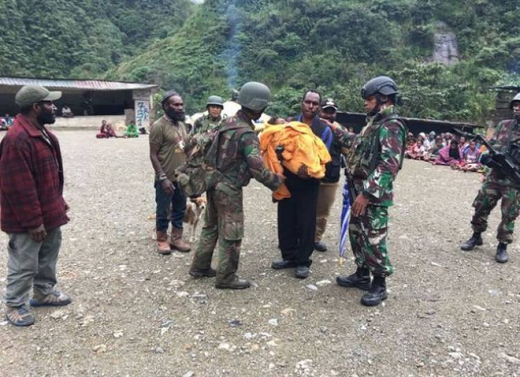 Saat Antar Logistik, Anggota TNI Tewas Tertembak oleh KKB