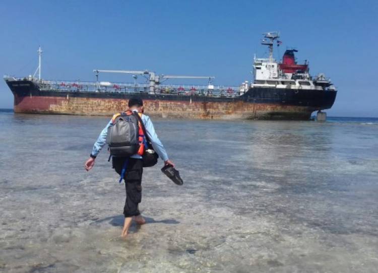 Imbas Kapal Karam, Tanker Ocean Princess Dilarang Tinggalkan NTT