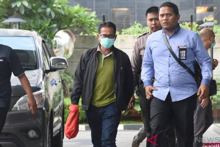 KPK Tahan Bupati Mesuji