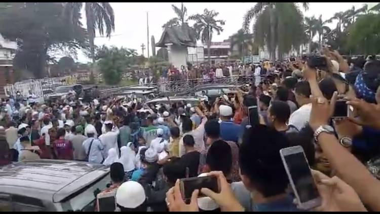 Merinding!! Sandi: Takbirrr, Dijawab Jamaah Masjid Al Falah Jambi, Allahu Akbar