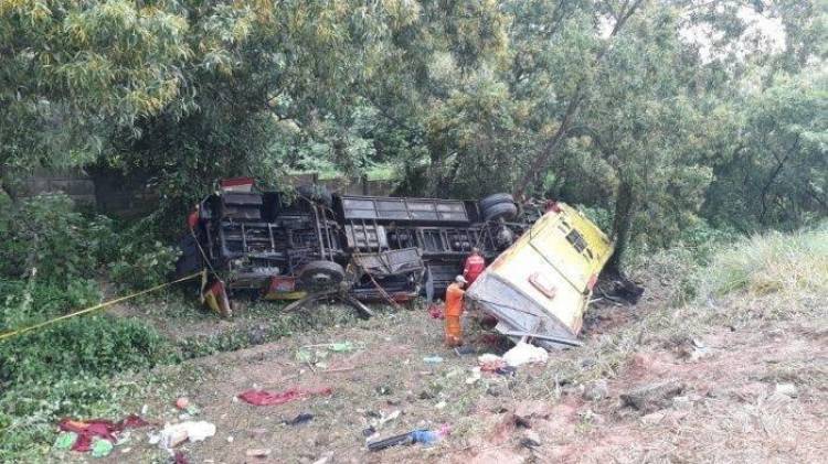 Jasa Marga Evakuasi Korban Kecelakaan Maut Tol Cipularang