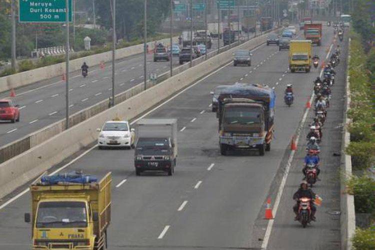Polemik Gagasan Motor Diperbolehkan Masuk Jalan Tol?