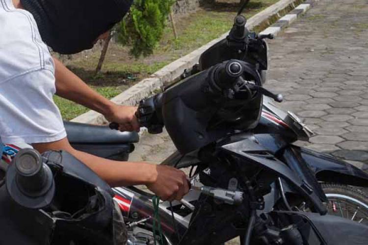 Heboh, di Merangin Maling Dikejar Warga Nyebur ke Sungai Hingga Tak Bercelana