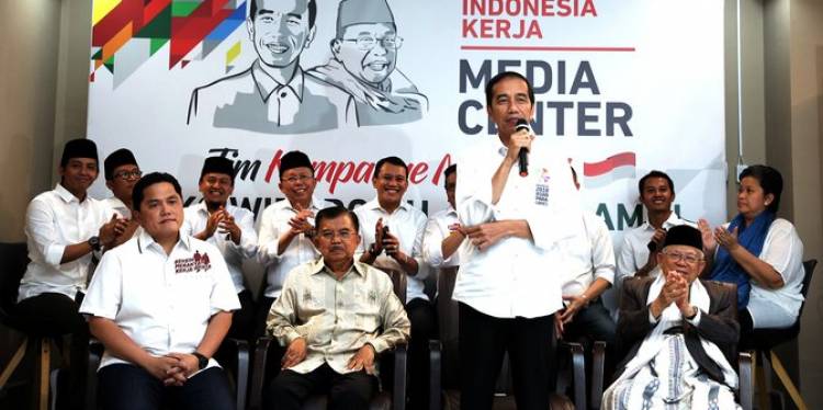 PANAS! Gara-gara Omongan Propaganda Rusia, Jokowi dan Tim Dilaporkan ke Bawaslu