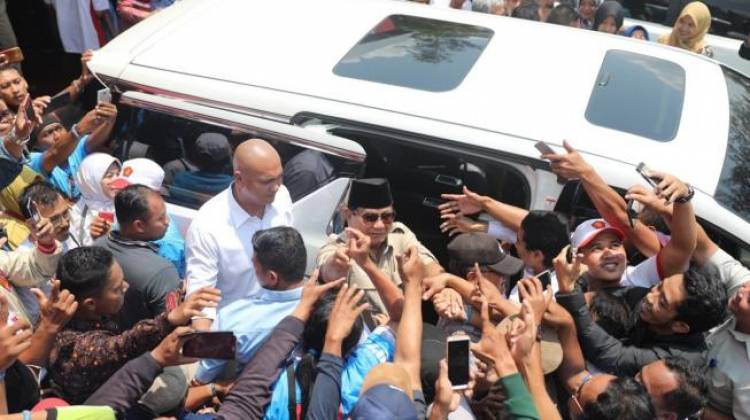 Meski Takmir Sempat Keberatan, Kader Gerindra Sambut Kedatangan Prabowo di Masjid Kauman