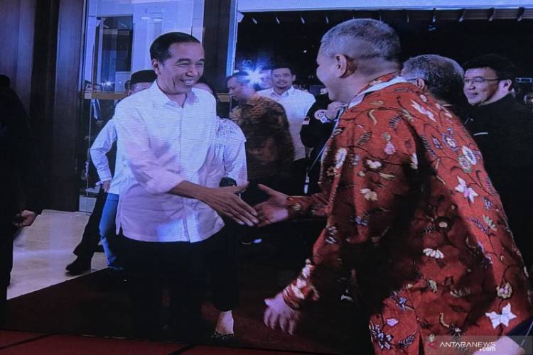 Menantu Dampingi Jokowi di Debat Kedua