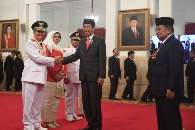 Didukung PKS-PAN, Usai Dilantik Gubernur Riau Dukung Jokowi