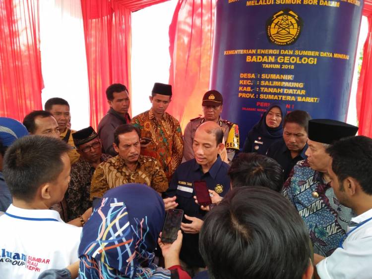 Lewat Arcandra, Warga Nagari Sumaniak Minta Presiden Turunkan Harga Tiket Pesawat