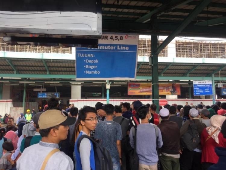 Penumpang KRL Bogor Minta Duinta Dikembalikan