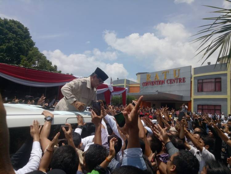 Prabowo Sapa Masyarakat Jambi, Teriakan Massa Menggelegar: Prabowo Presiden!