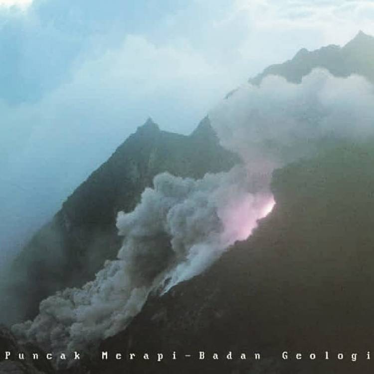 Gunung Merapi Luncurkan Awan Panas Guguran 134 Detik Jumat Sore