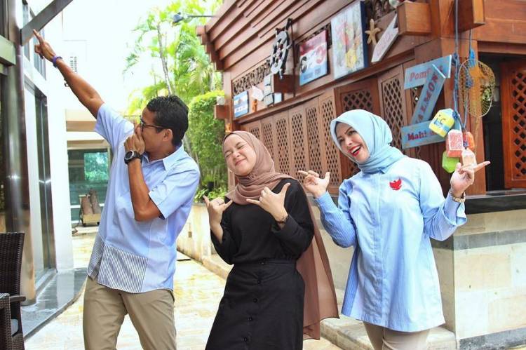 Serunya Sandi Kampanye di Lamongan Bareng Nissa Sabyan