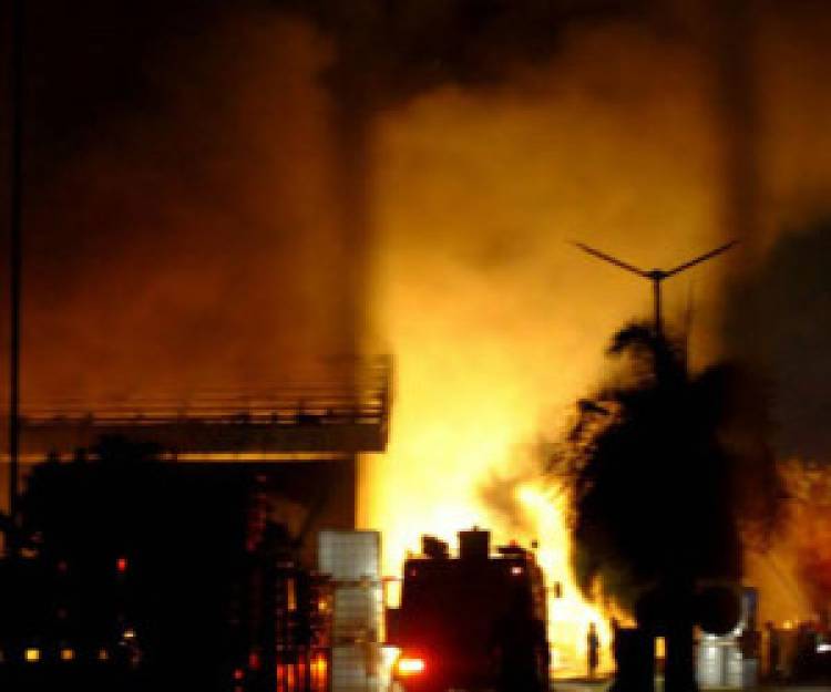 Pabrik Pembuatan Kasur di Ciburial Sukabumi Terbakar