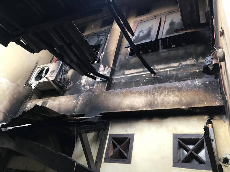 Dapur Wisma Bhayangkara Jambi Terbakar Hebat